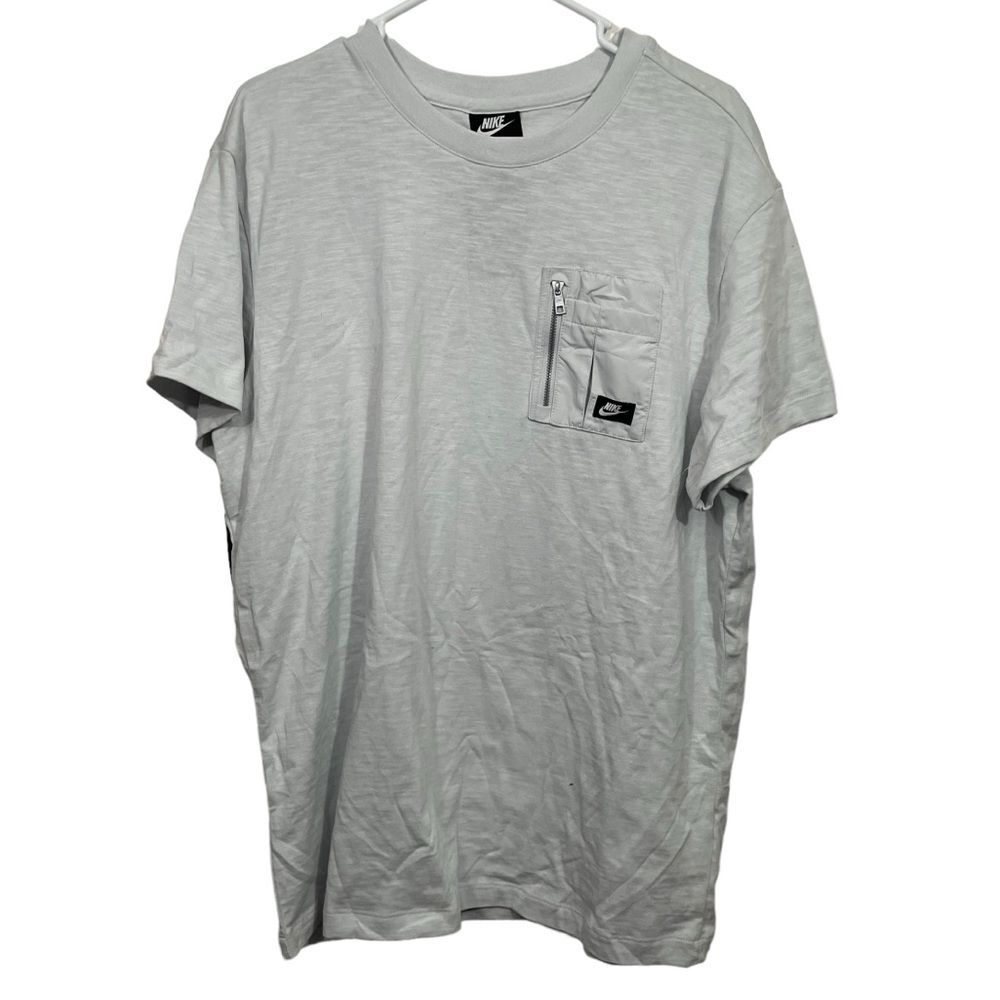 NWT Nike Silver Pocket Short Sleeve Athletic T-Shirt